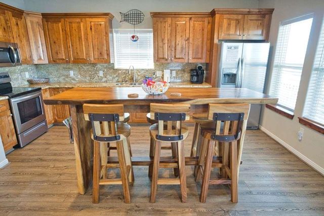 1610 County Road 206, Sargent, TX 77414