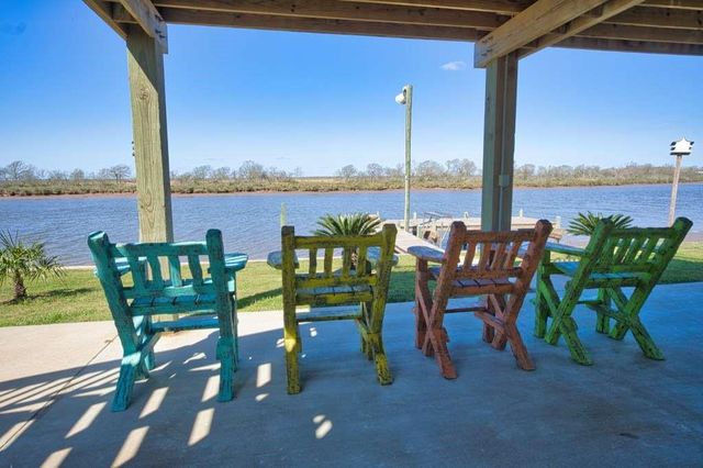 1610 County Road 206, Sargent, TX 77414