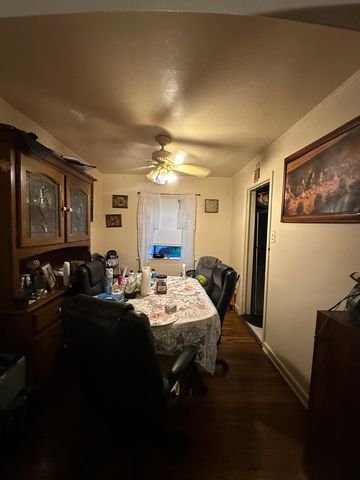 9742 S Hoxie Avenue, Chicago, IL 60617