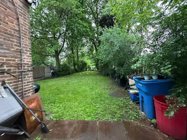 9742 S Hoxie Avenue, Chicago, IL 60617