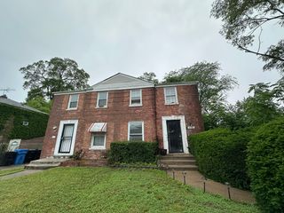 9742 S Hoxie Avenue, Chicago, IL 60617