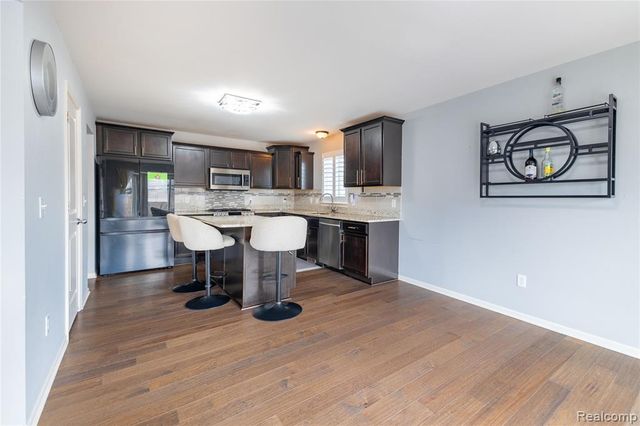 37421 Theresa Lane, New Boston, MI 48164