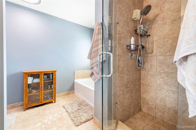 37421 Theresa Lane, New Boston, MI 48164