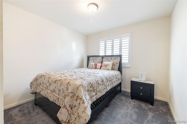 37421 Theresa Lane, New Boston, MI 48164