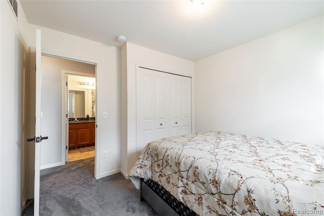 37421 Theresa Lane, New Boston, MI 48164