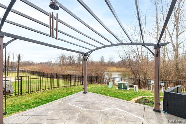 37421 Theresa Lane, New Boston, MI 48164