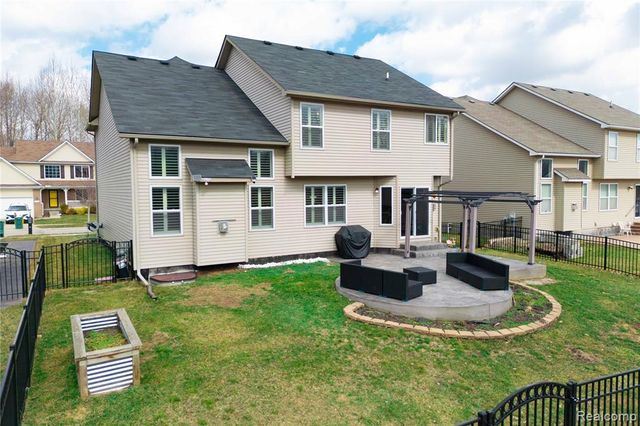 37421 Theresa Lane, New Boston, MI 48164