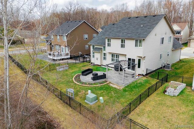 37421 Theresa Lane, New Boston, MI 48164