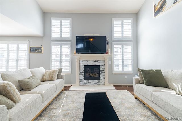 37421 Theresa Lane, New Boston, MI 48164