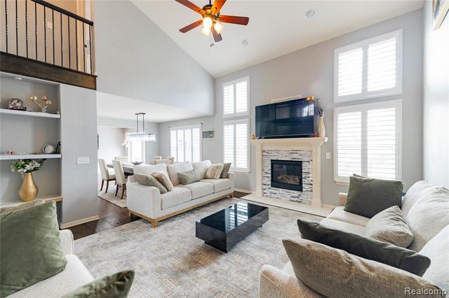 37421 Theresa Lane, New Boston, MI 48164