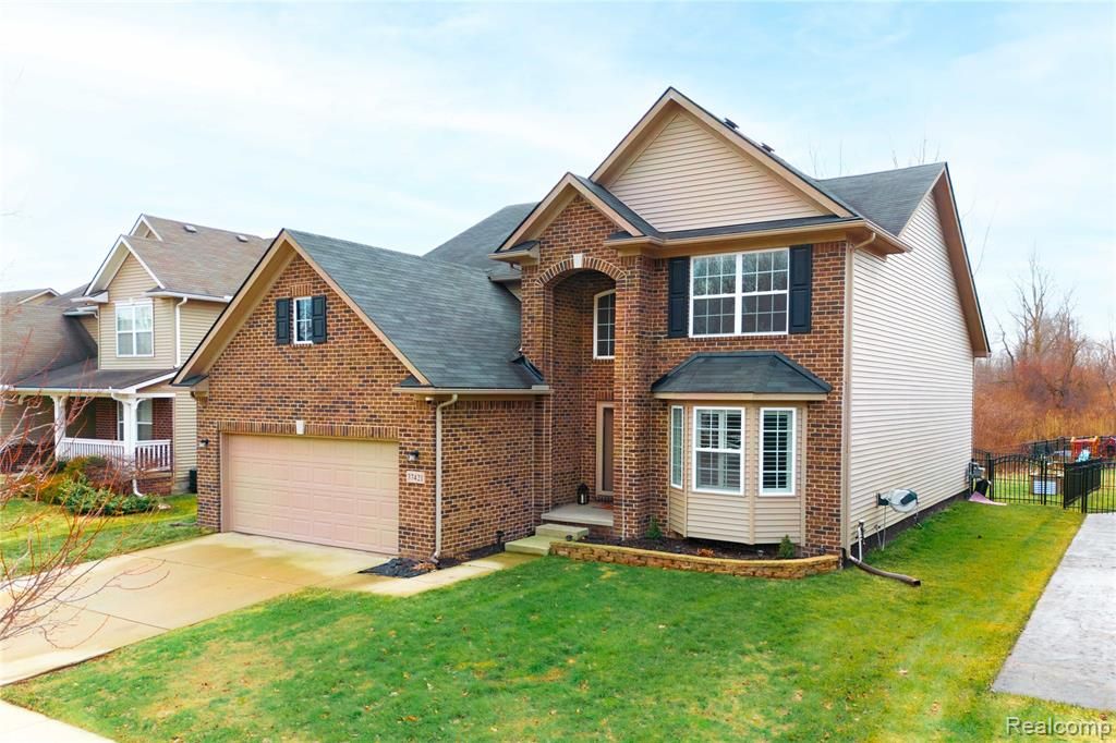 37421 Theresa Lane, New Boston, MI 48164