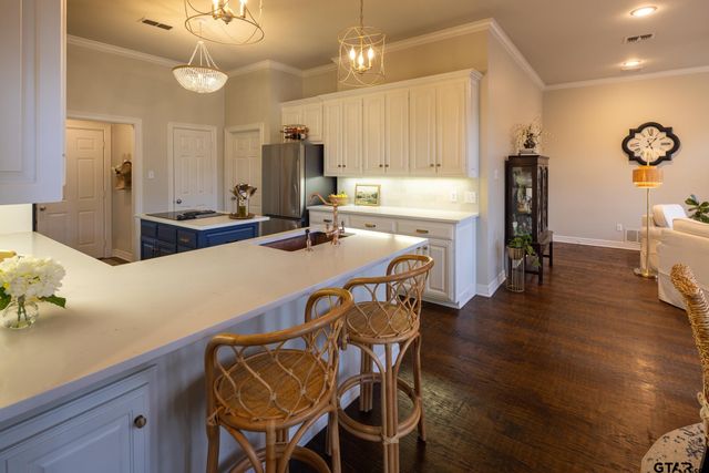 4010 Pinecreek Dr, Tyler, TX 75707