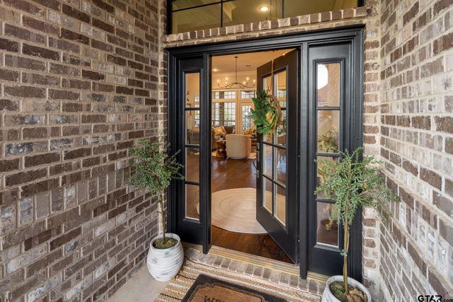 4010 Pinecreek Dr, Tyler, TX 75707