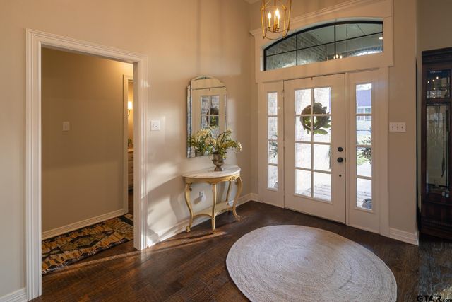 4010 Pinecreek Dr, Tyler, TX 75707