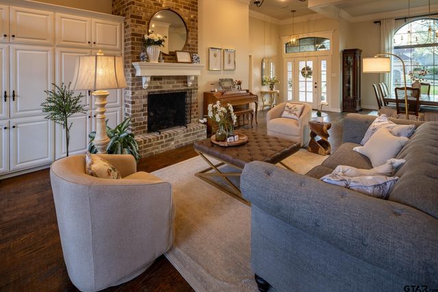 4010 Pinecreek Dr, Tyler, TX 75707