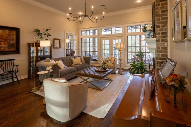 4010 Pinecreek Dr, Tyler, TX 75707