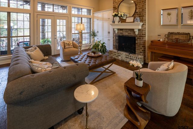 4010 Pinecreek Dr, Tyler, TX 75707