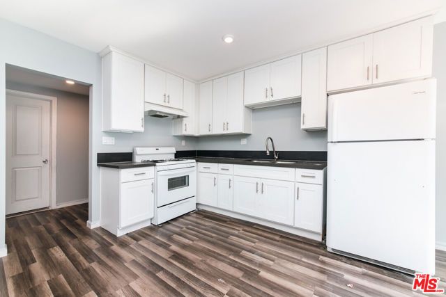 4020 Stevely Avenue, Los Angeles, CA 90008