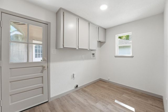 1914 Lazy Grove Drive, Houston, TX 77339