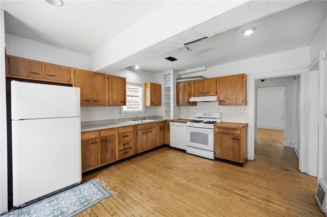 1140 Quilliams Road, Cleveland Heights, OH 44121