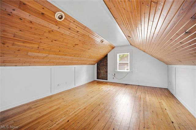 1140 Quilliams Road, Cleveland Heights, OH 44121