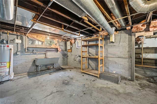 1140 Quilliams Road, Cleveland Heights, OH 44121