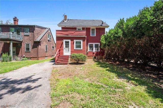1140 Quilliams Road, Cleveland Heights, OH 44121