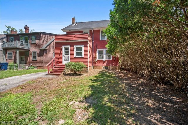 1140 Quilliams Road, Cleveland Heights, OH 44121
