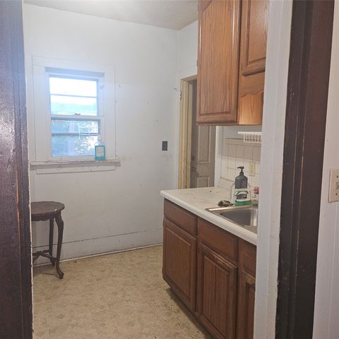 1710 Capitol Avenue, Des Moines, IA 50316