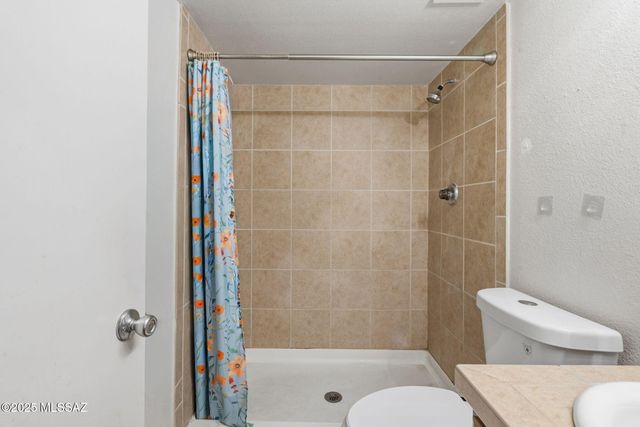 1810 E Blacklidge Dr Apt 1026, Tucson, AZ 85719