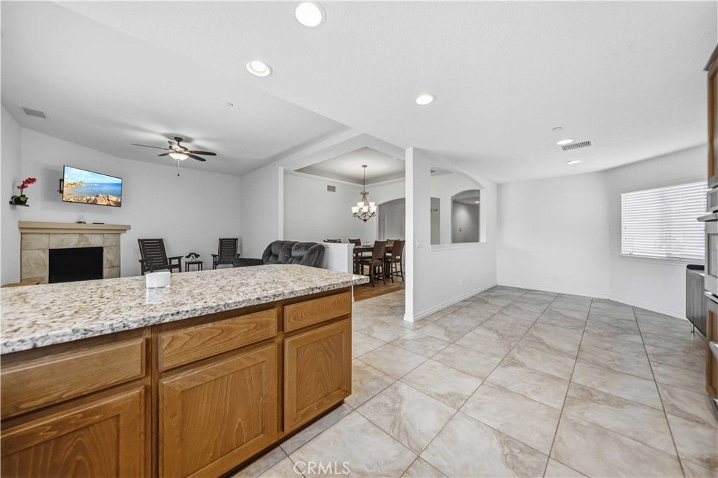 Image 10 of property listing at 5704 W Forry Court, Lancaster, CA 93536