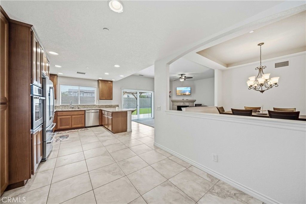 Image 13 of property listing at 5704 W Forry Court, Lancaster, CA 93536