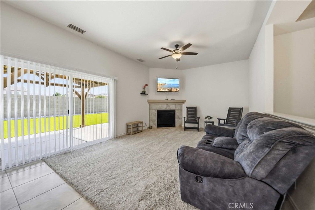 Image 18 of property listing at 5704 W Forry Court, Lancaster, CA 93536