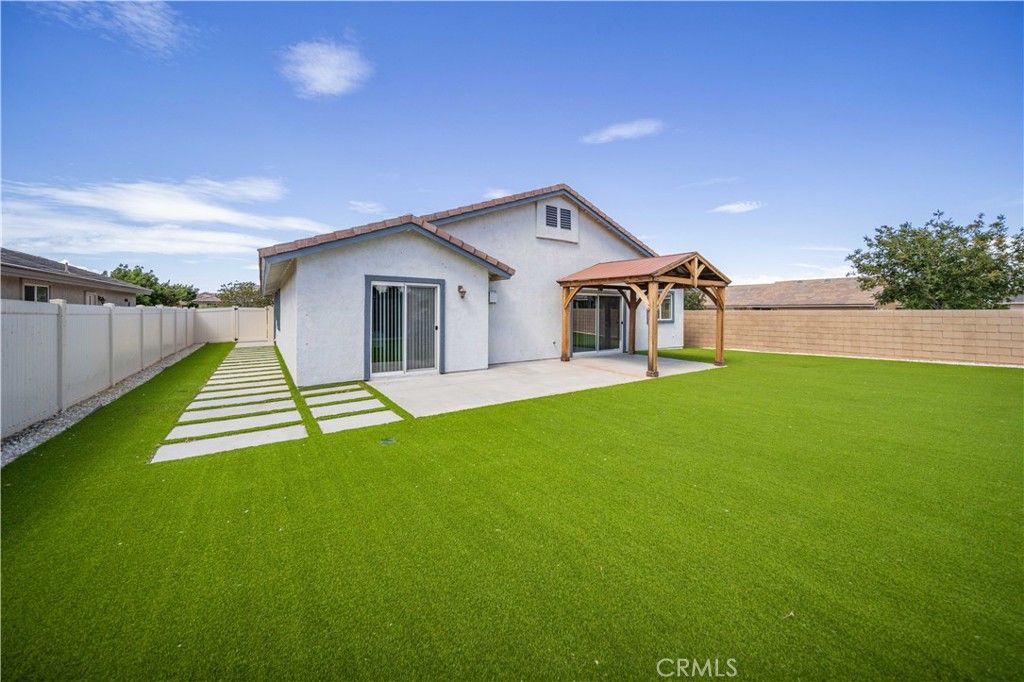 Image 36 of property listing at 5704 W Forry Court, Lancaster, CA 93536