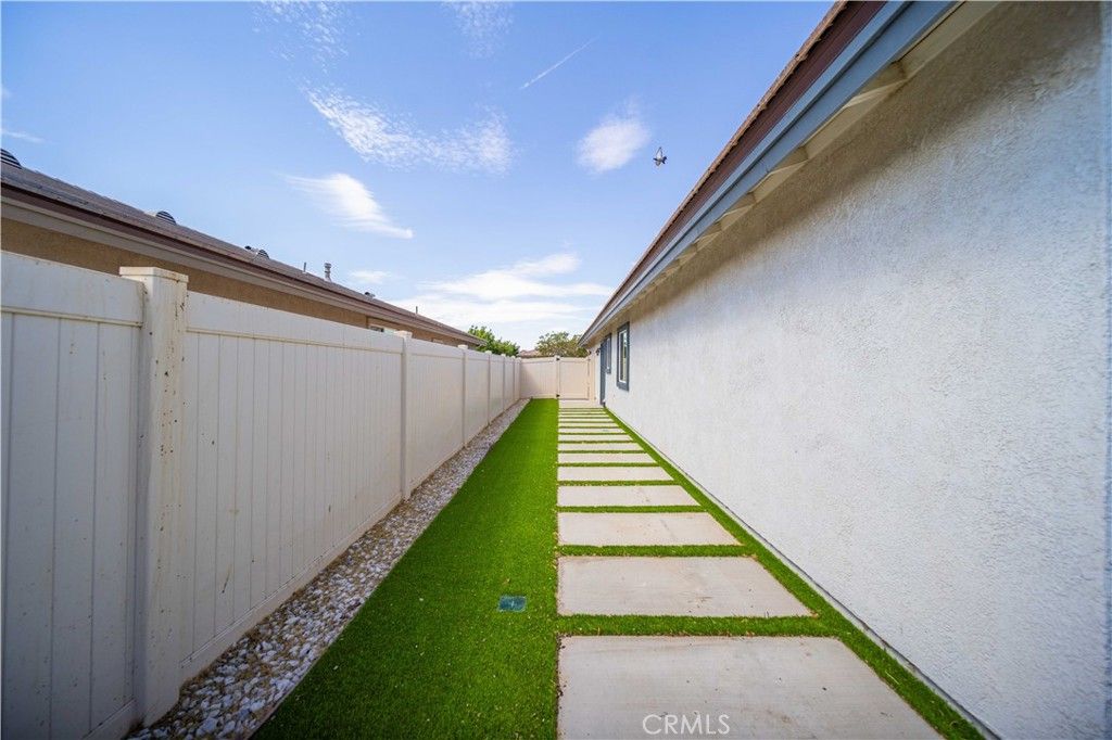 Image 37 of property listing at 5704 W Forry Court, Lancaster, CA 93536
