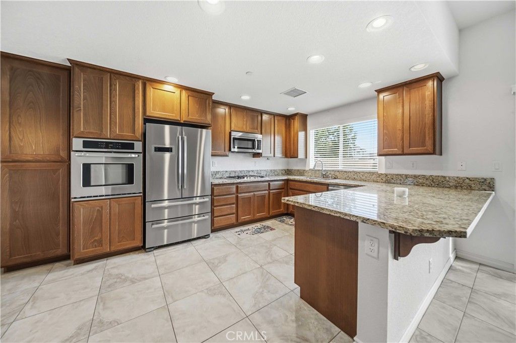 Image 5 of property listing at 5704 W Forry Court, Lancaster, CA 93536