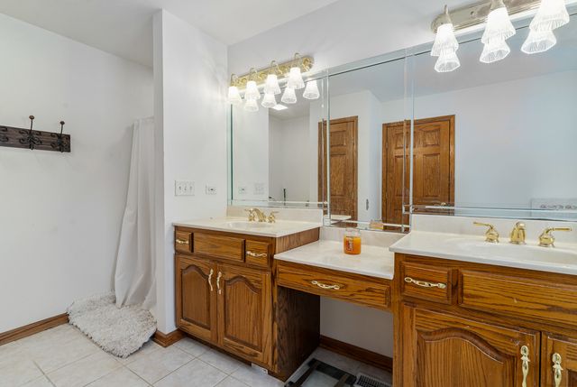 23810 S Saddle Creek Drive, Manhattan, IL 60442