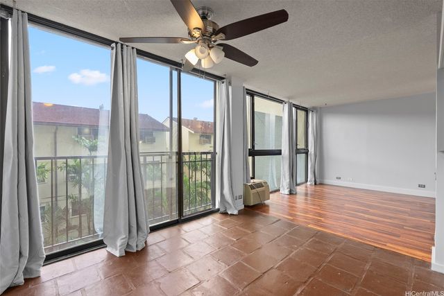 322 Aoloa Street 310, Kailua, HI 96734