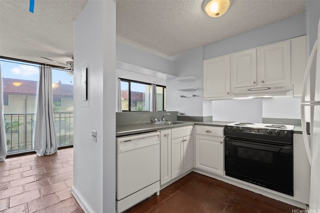 322 Aoloa Street 310, Kailua, HI 96734