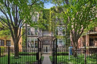 4728 N Malden Street 3N, Chicago, IL 60640