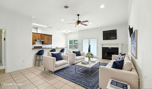 637 Topaz, Seguin, TX 78155