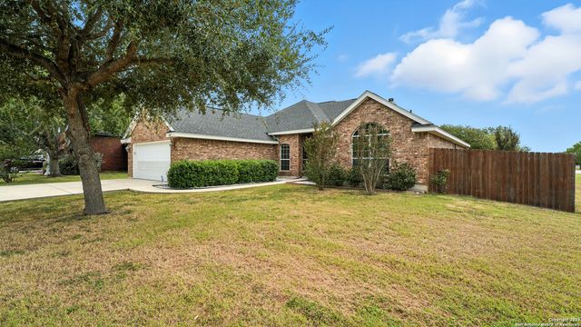 637 Topaz, Seguin, TX 78155