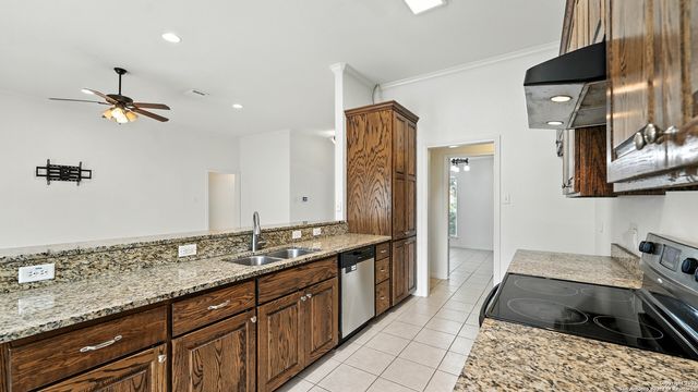 637 Topaz, Seguin, TX 78155