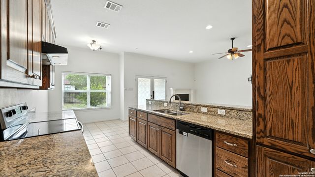 637 Topaz, Seguin, TX 78155