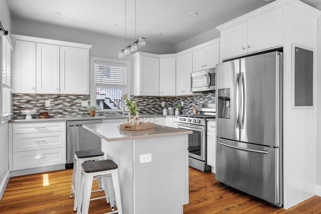 135 Bellingham St, Chelsea, MA 02150