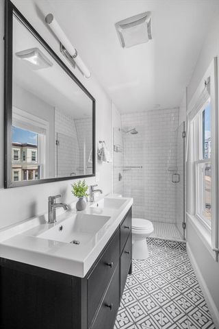 135 Bellingham St, Chelsea, MA 02150