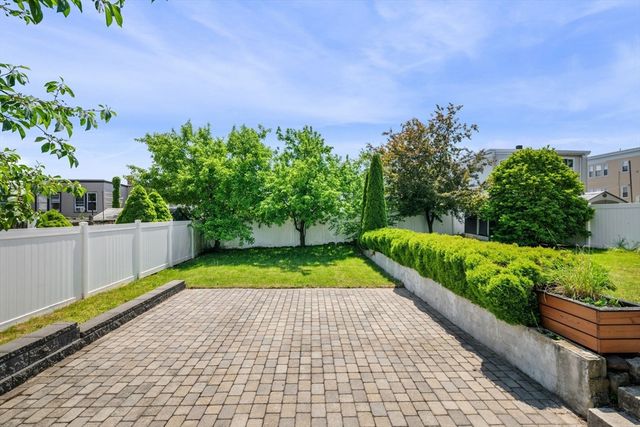 135 Bellingham St, Chelsea, MA 02150