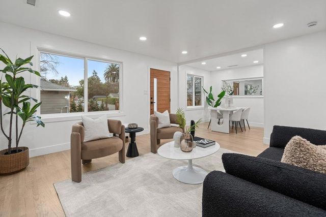 578 Green Manor Court, Palo Alto, CA 94301