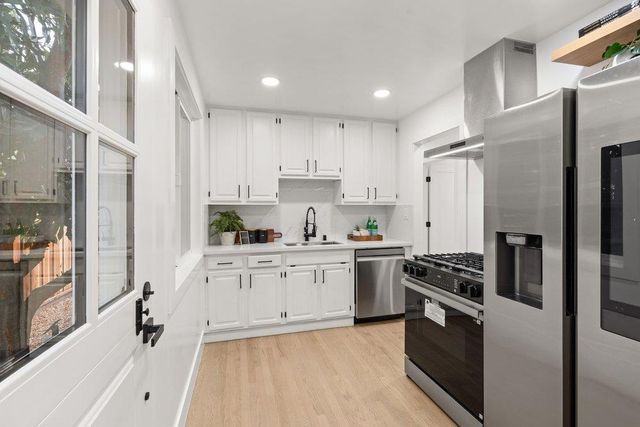 578 Green Manor Court, Palo Alto, CA 94301