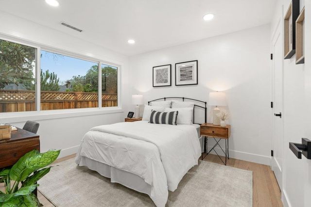 578 Green Manor Court, Palo Alto, CA 94301